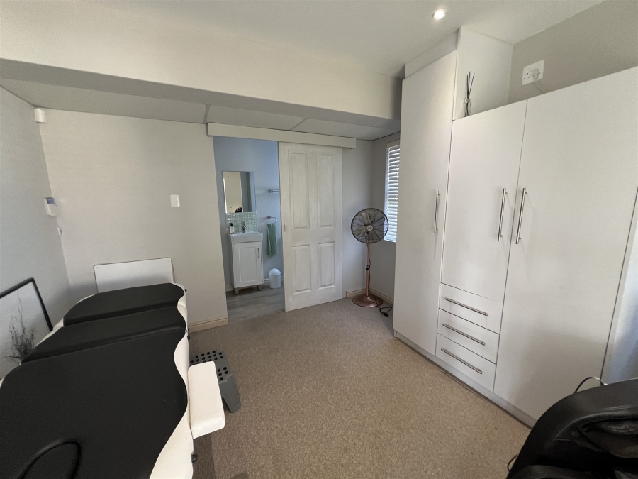 3 Bedroom Property for Sale in Abbotsford Eastern Cape